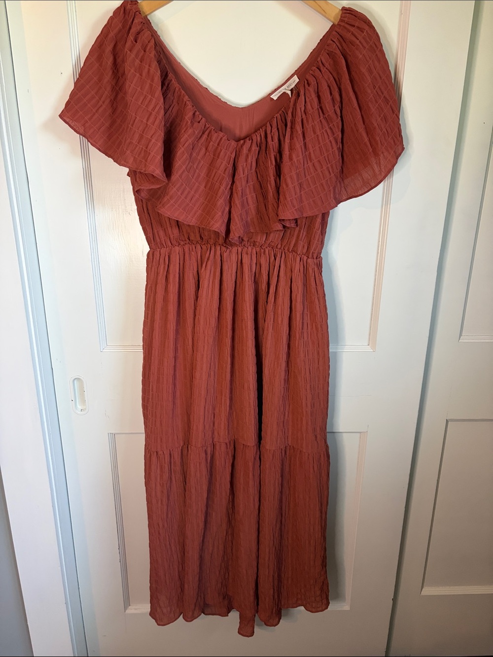 Free the Roses Rust Textured Midi Dress - Picture 2 of 7